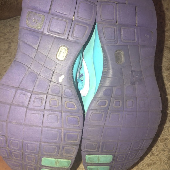 Nike sneakers - Picture 2 of 3